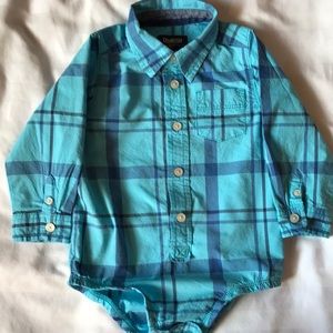 Osh Kosh sky blue plaid cotton long sleeve onesie/bodysuit snap crotch EUC